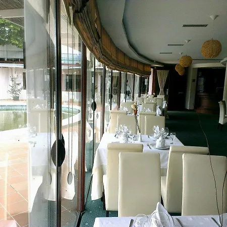 Merlin Park リゾート ティラナ